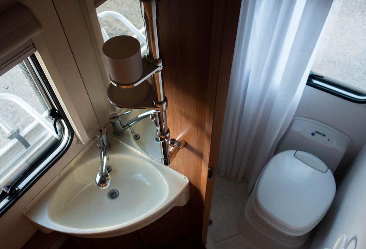 Dusche Wohnmobil "Mr. Sporty" - Wohnmobil mieten Georgien