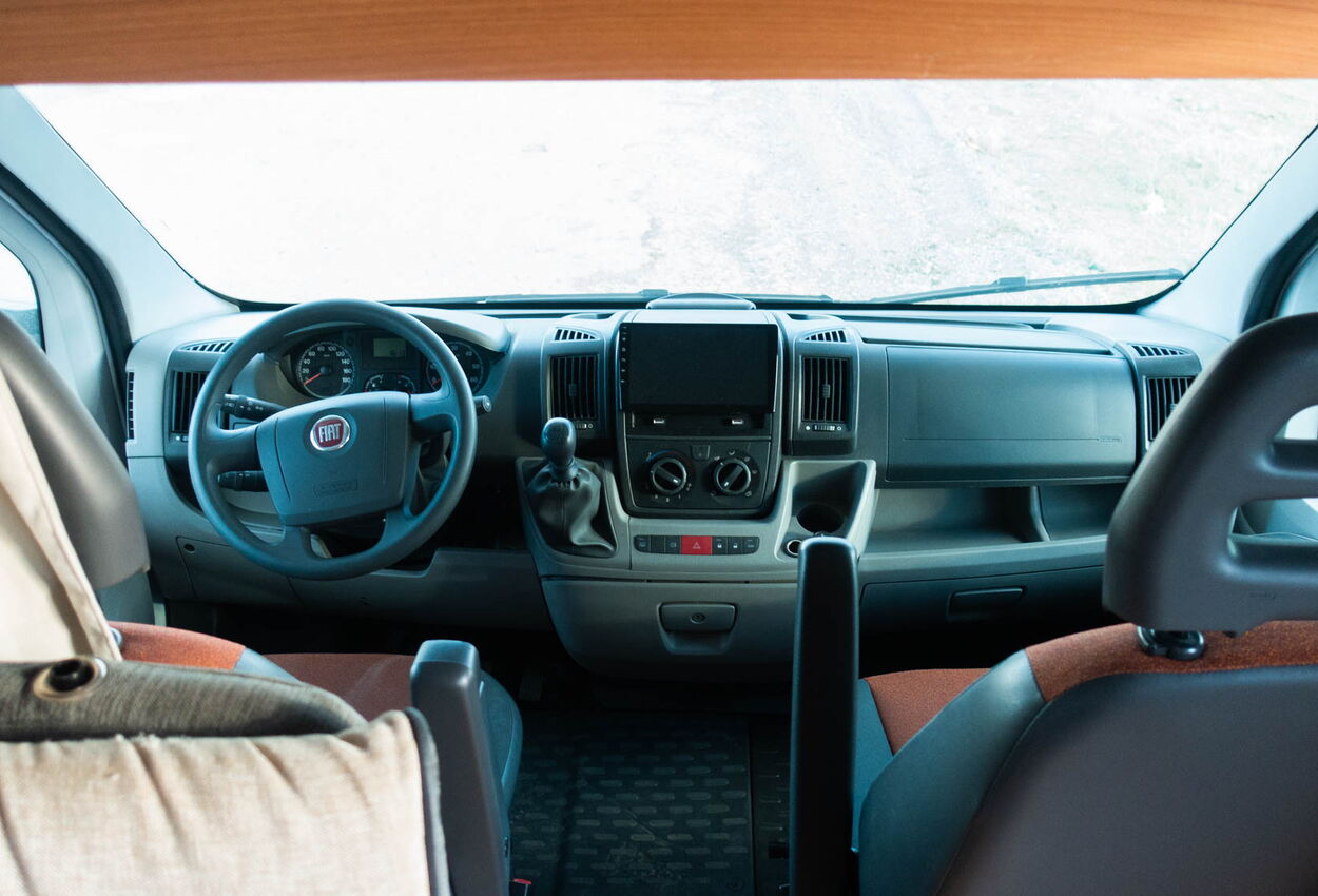 Details Wohnmobil "Mr. Sporty" - Wohnmobil mieten Georgien